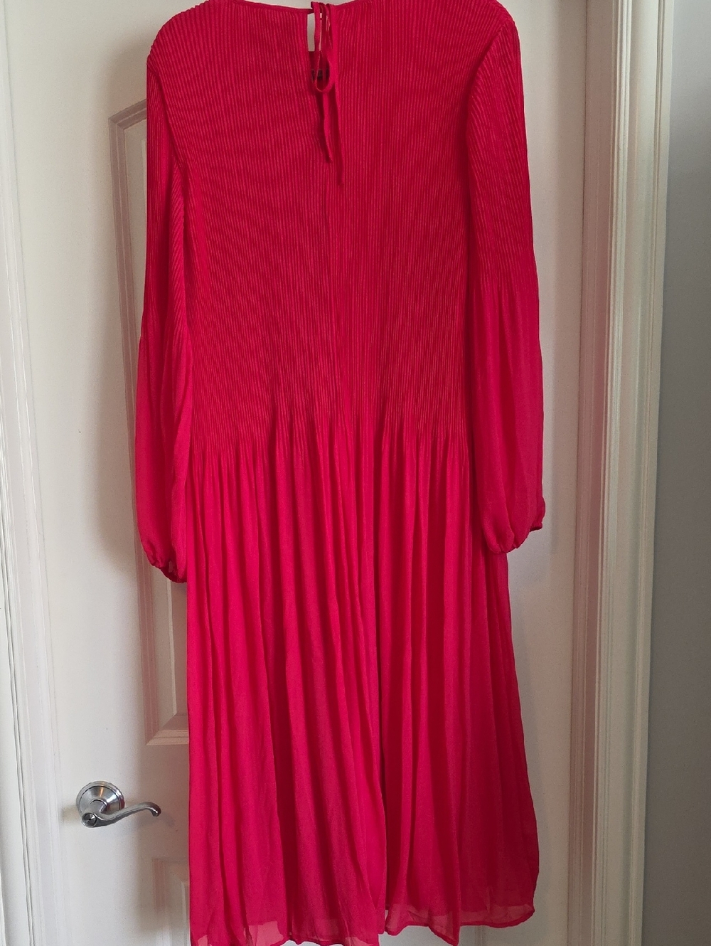 Stunning NWOT Lumiere Large Women's Hot Pink Long Sleeve Pleated Midi Dress - Picture 2 of 6